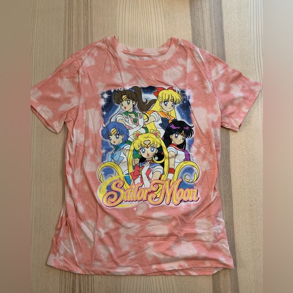 Sailor Moon T-Shirt (Medium)